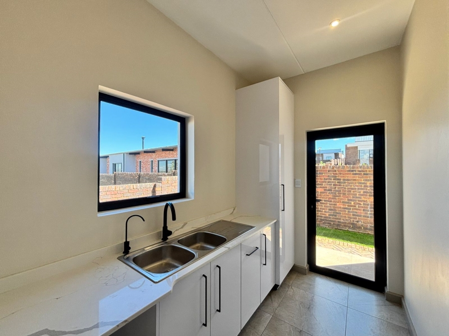 To Let 3 Bedroom Property for Rent in Helderzicht Eco Estate North West